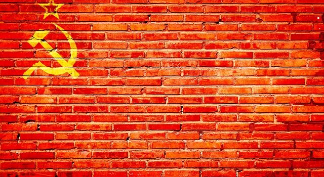 Foice e o Martelo: Qual o significado do símbolo comunista? Foice e o Martelo: Qual o significado do símbolo comunista?